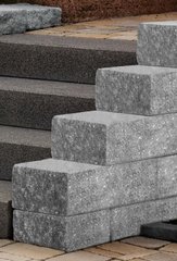 Колотый блок бетонный сухопрессованный 17*18*15 см (4 колотые стороны)